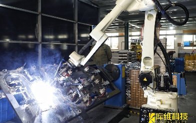 <b>創新引領：探索激光焊接機器人的制造業應用</b>